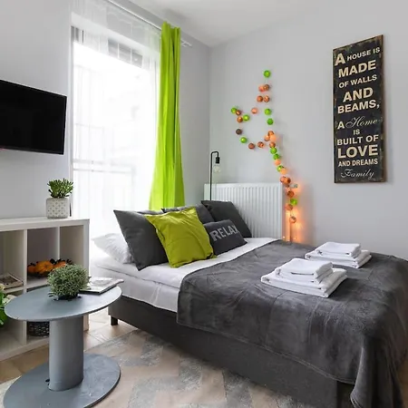 Burakowska In By Renters Apartment *